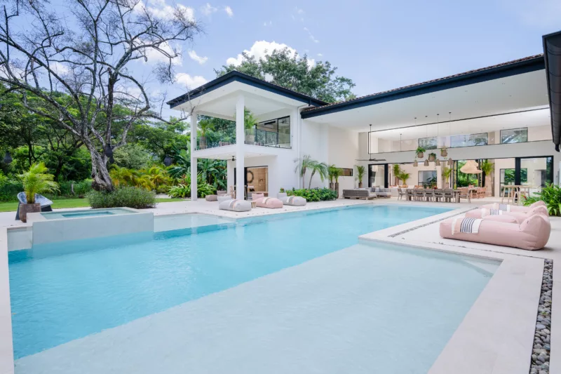 Villa Aya — behold the spectacle of the lush garden 3